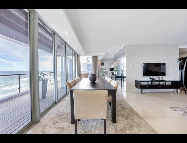 4 BEDROOM PENTHOUSE FOR SALE IN BEACHFRONT